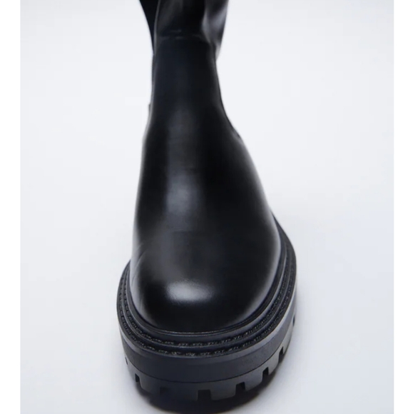 Zara low heeled lug sole black ankle boots Booties - Picture 7 of 15